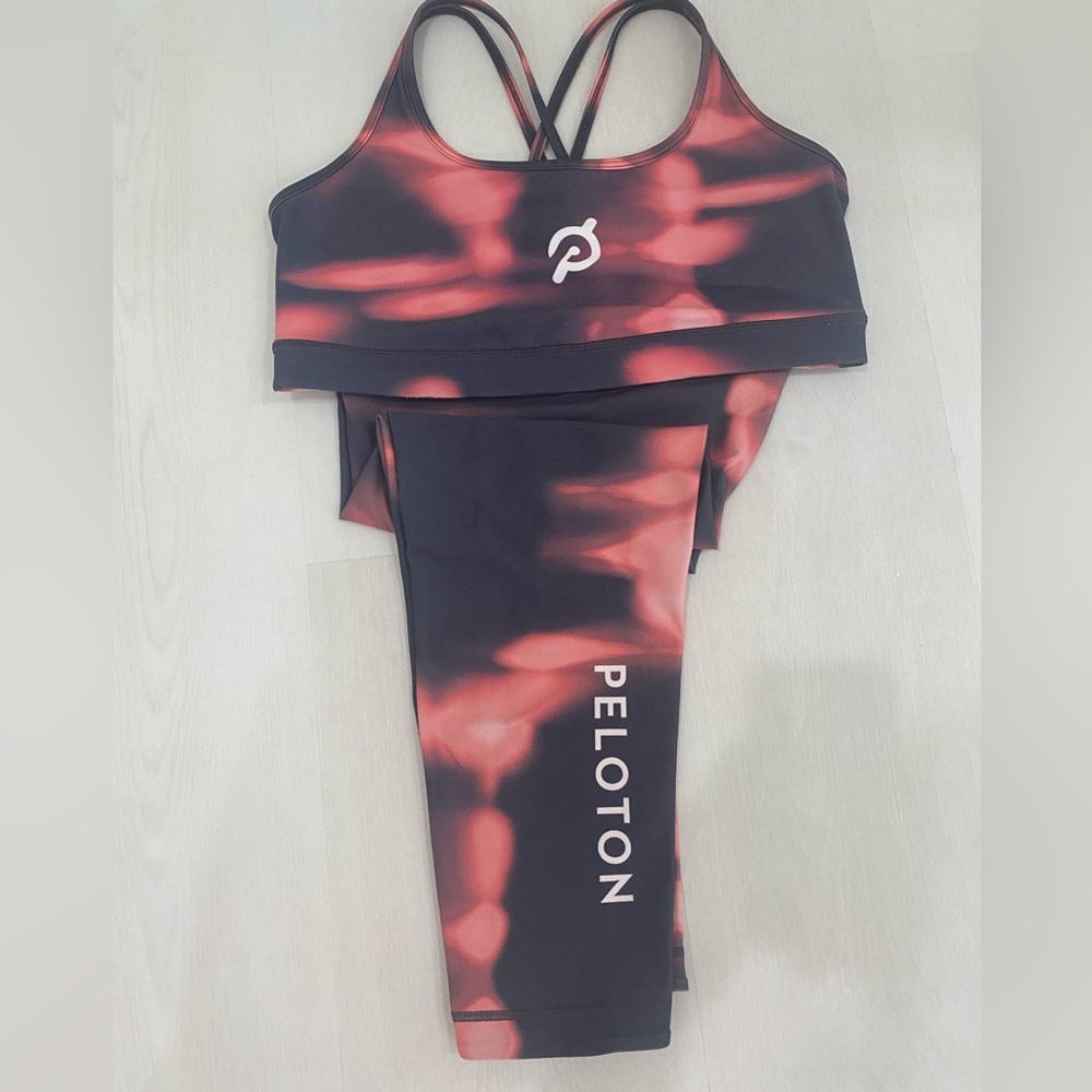 Like new Peloton with Black and pink heatwave   Workout Set willing to separate